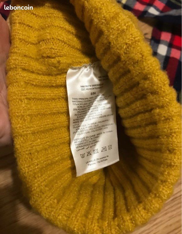 Écharpe carreaux bleu et rouge et bonnet jaune à pompon enfants (image 2)