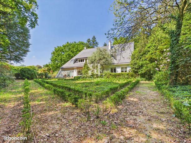 Maison 7 pièces 247 m²