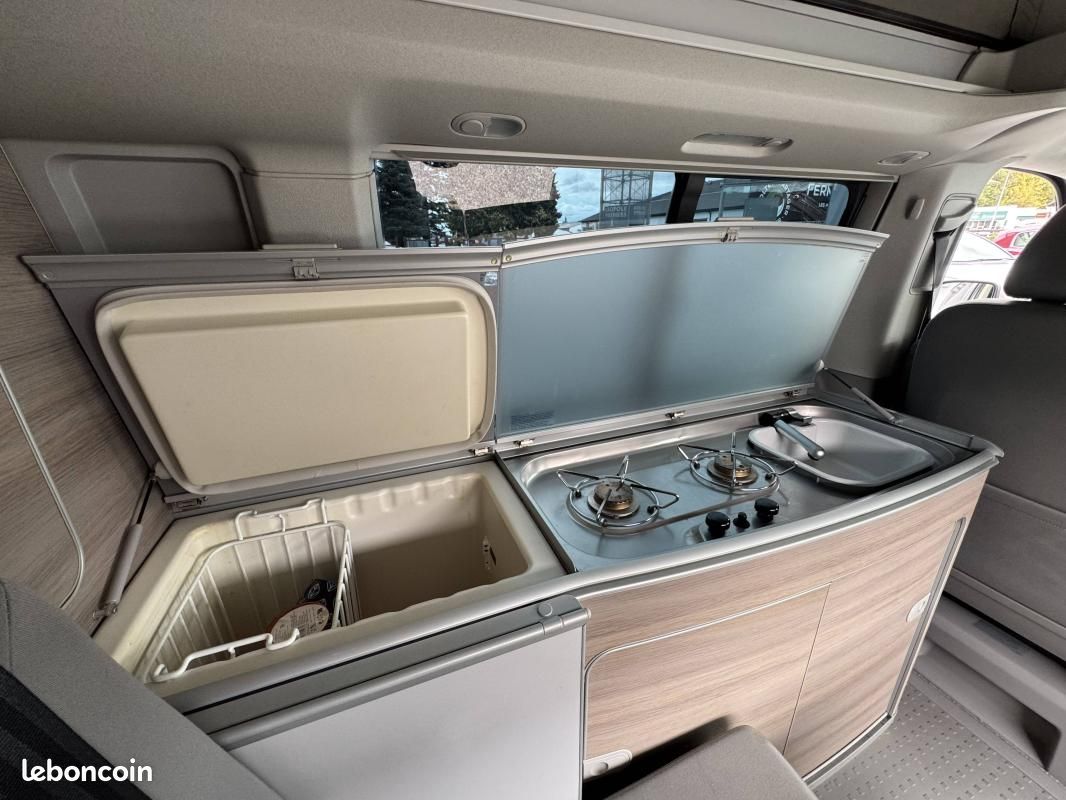 Volkswagen California 2.0 TDI 140 BVM6 – TOIT ÉLECTRIQUE CHAUFFAGE STATIONNAIRE CLIM 3 ZONES RADA... (image 16)