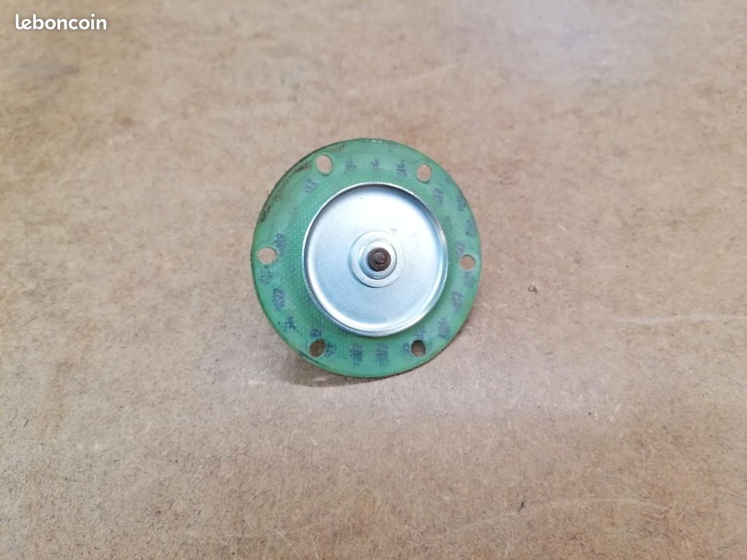 Membrane de pompe à essence de jeep (image 2)