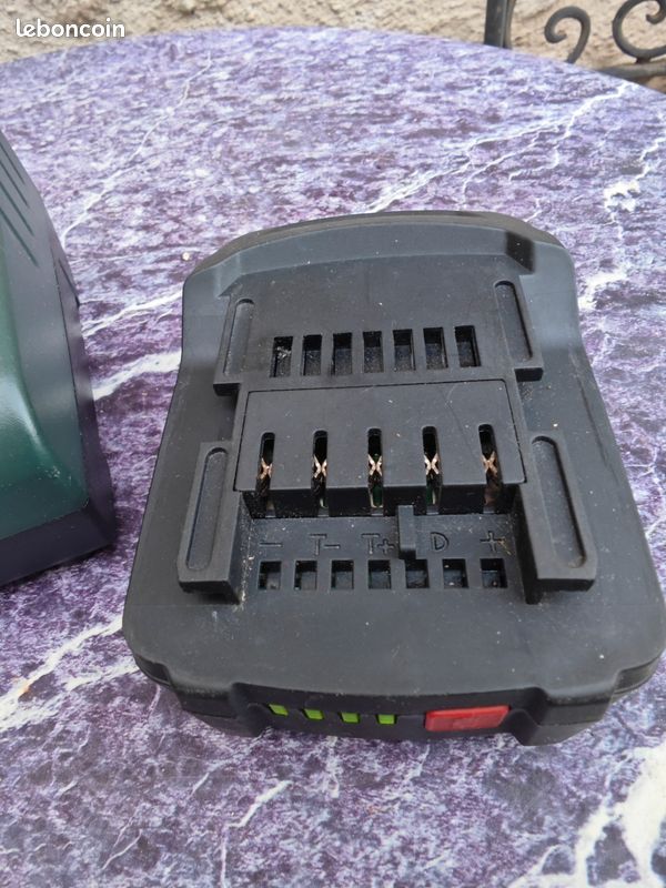 Chargeur METABO + BATTERIES 18 v (image 3)
