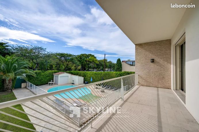 Villa 9 pièces 285 m² — 22