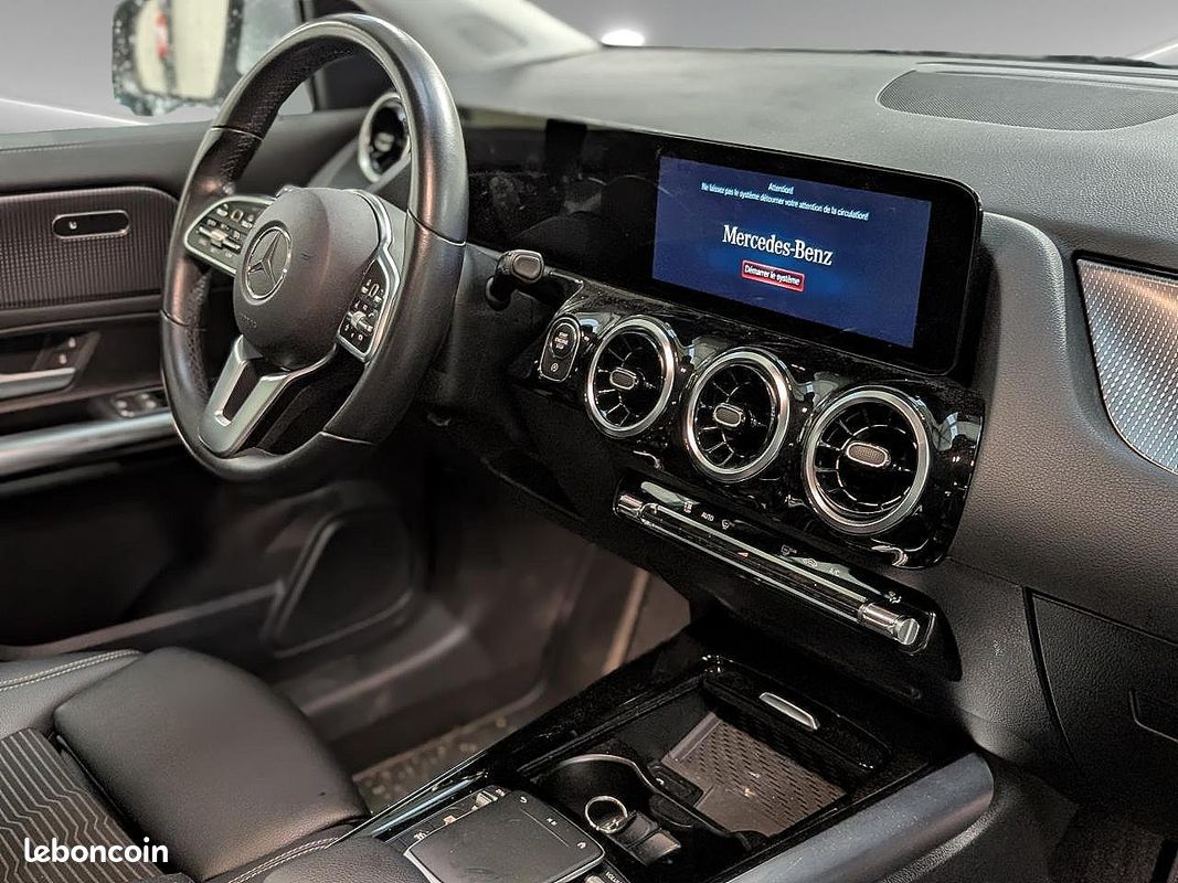 MERCEDES GLA 200 1.3 165 Progressive Line 7G-DCT (image 22)