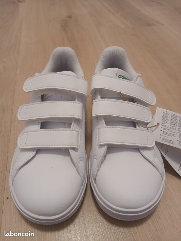 Basket ADIDAS ENFANT NEUVE TAILLE 30 (image 4)