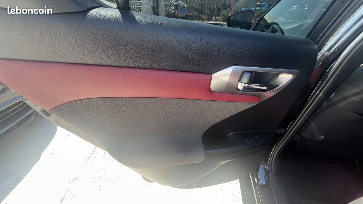 LEXUS CT200H RARE SPORT EDITION suivi Lexus Complet 1,8 L 136 CV 2020 (image 18)