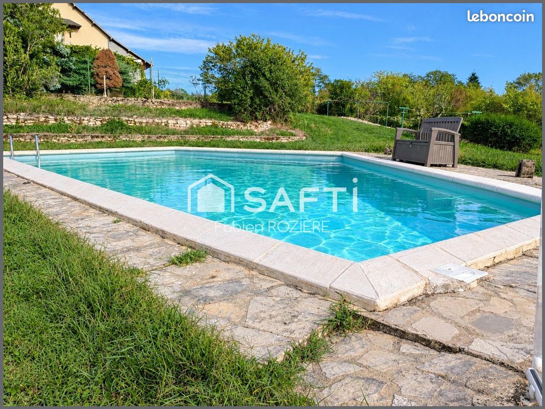 Maison 8 pièces 184 m² · à La Charité-sur-Loire · 184 m² · 209 000 €
