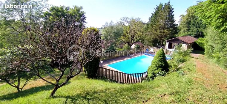 Propriété 10 pièces 271 m²