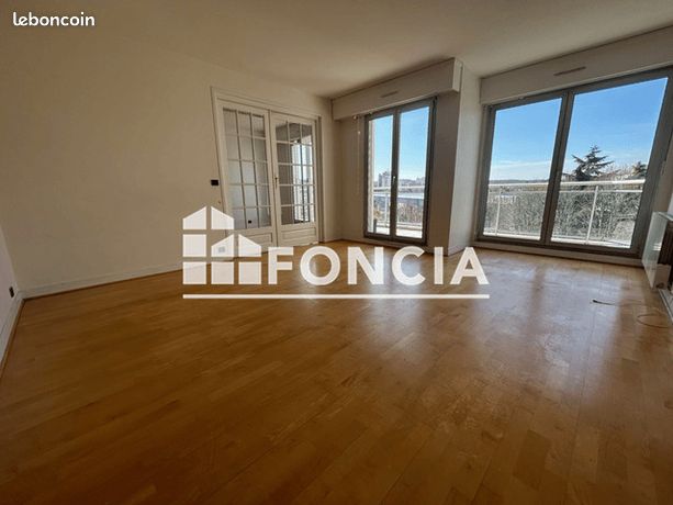 Appartement 4 pièce(s) 84 m²à louer Saint-germain-en-laye