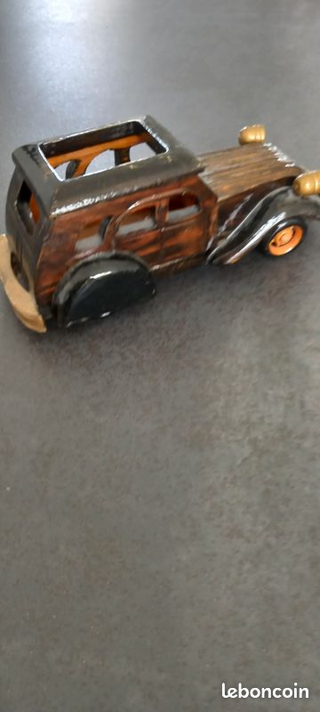 Maquette 2 CV En Bois Verni – Modèle Réduit Collectionneur – Voiture Française