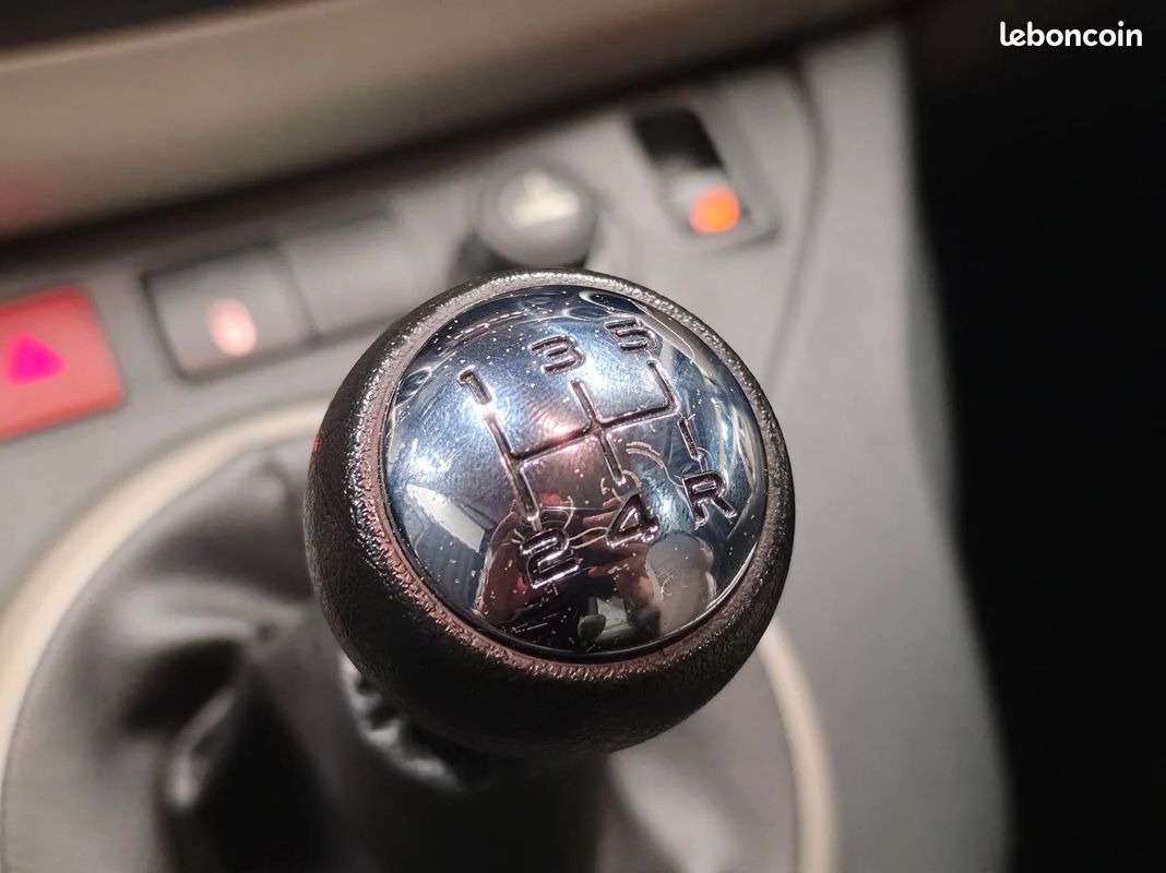 Citroën BERLINGO 1.6 VTI 120ch Exclusive - E85 (image 28)