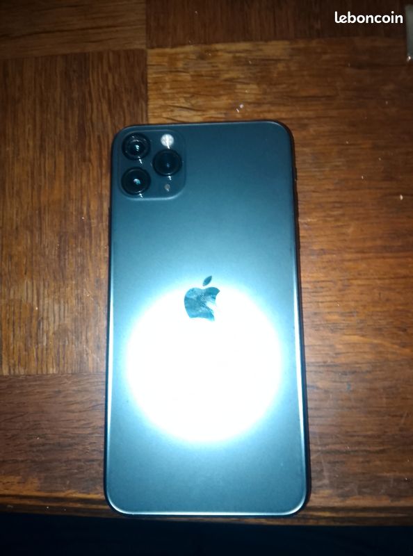 Échange mon iPhone 11 pro max (image 1)
