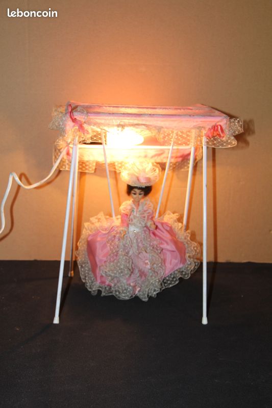 Lampe - Pied de lampe rose, en porcelaine peinte à la main - Décoration