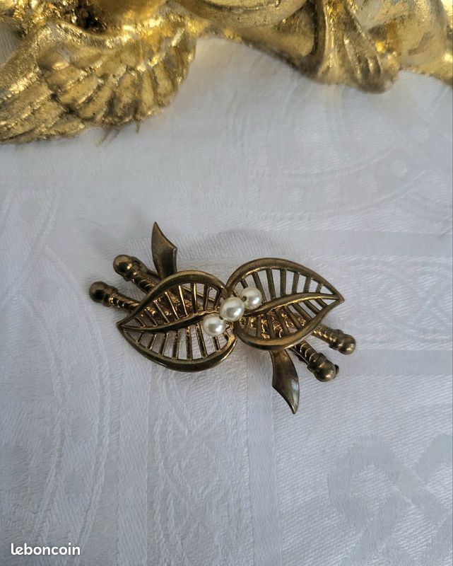 Broche Fantaisie Vintage En Métal Doré – Occasion – état Correct