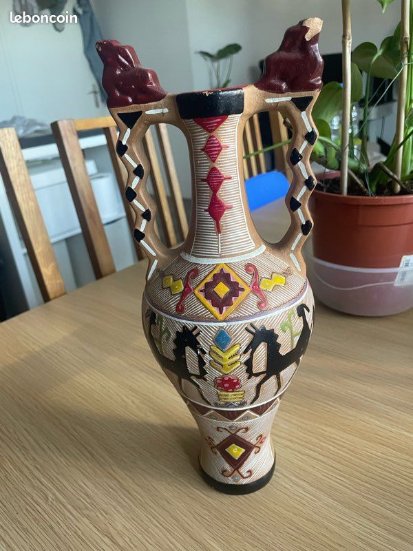 Vase (image 2)