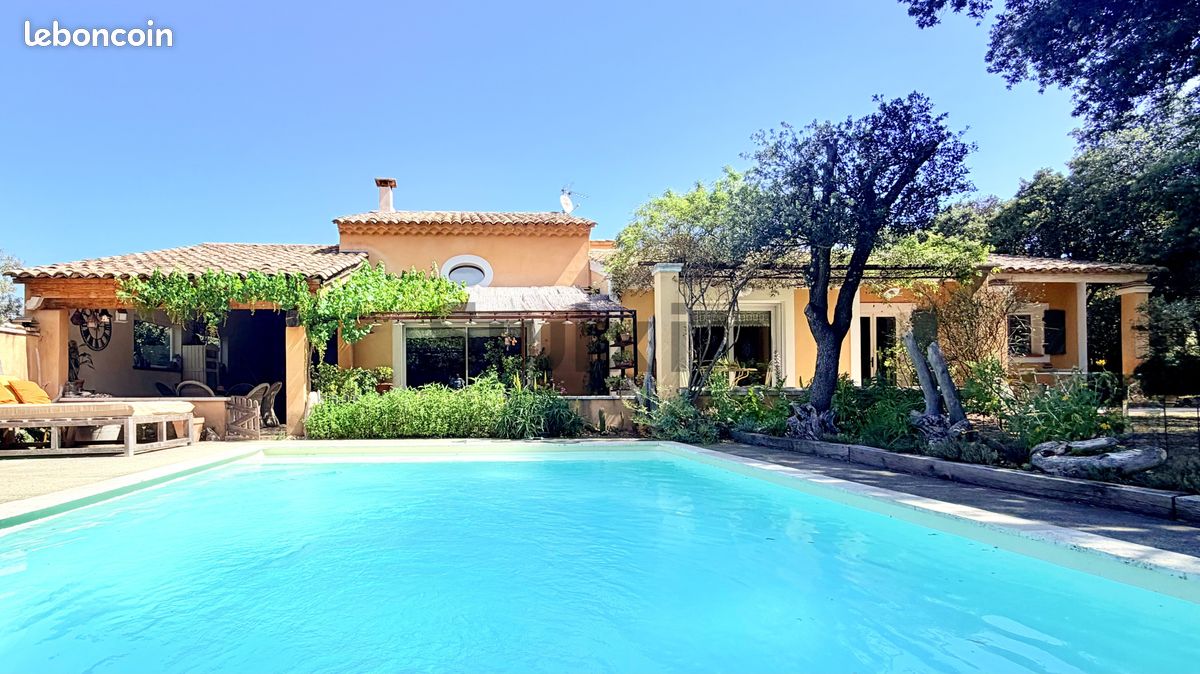 Maison 8 pièces 164 m² · à Uzès · 164 m² · 672 000 €