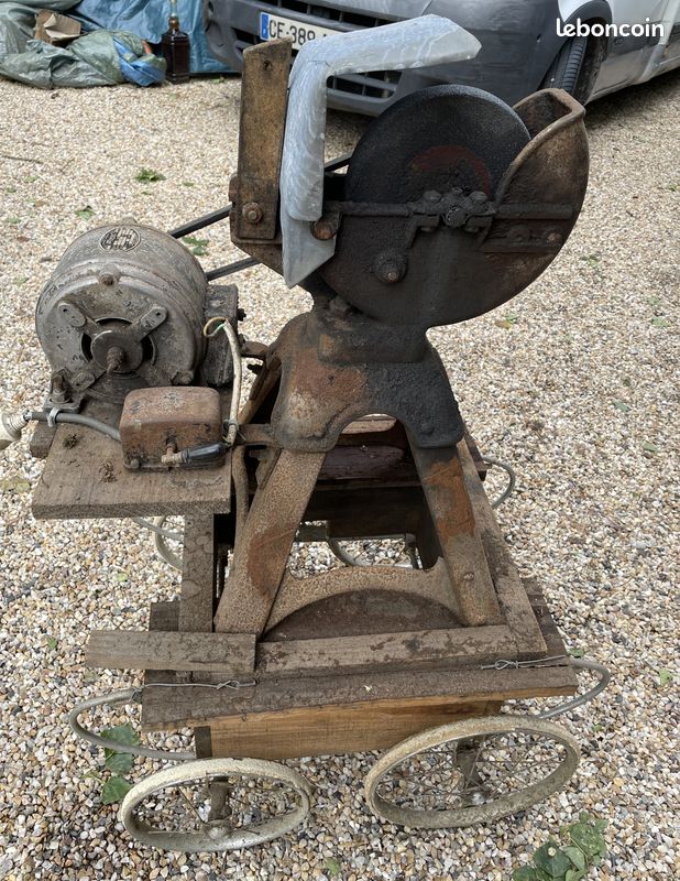 Meule à aiguiser ancienne Criquet à moteur (image 3)