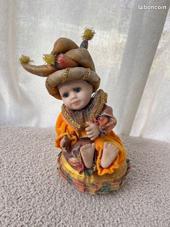 Poupée pierrot musical automate porcelaine de collection en France