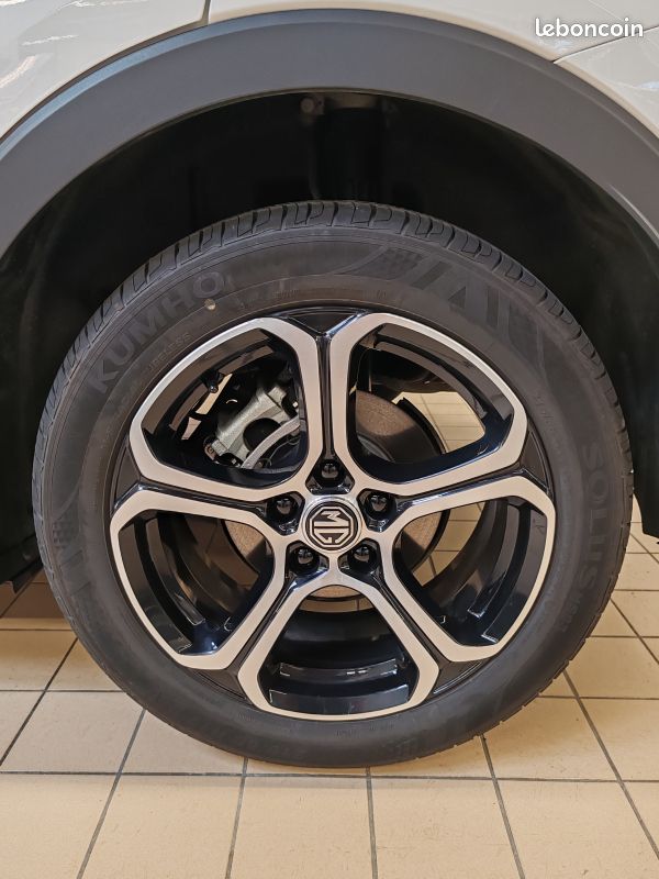 MG ZS 1.5 L hybrid + 197 ch Comfort SOUS GARANTIE CONSTRUCTEUR (image 17)