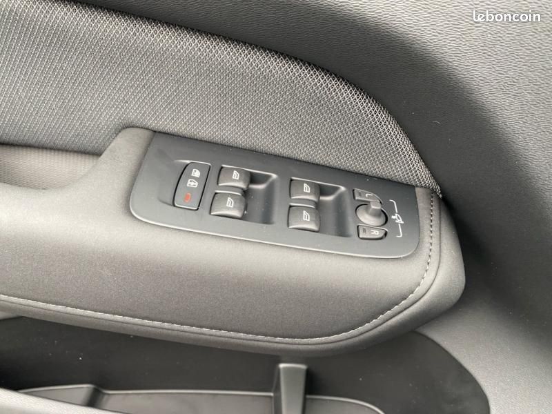 Volvo XC60 T6 Hybride Rechargeable 350ch Black Edition Geartronic 8 AWD (image 19)