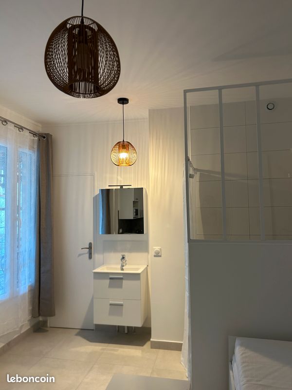 Appartement 1 pièce 14 m² · à Paris · 14,2 m² · 876 €