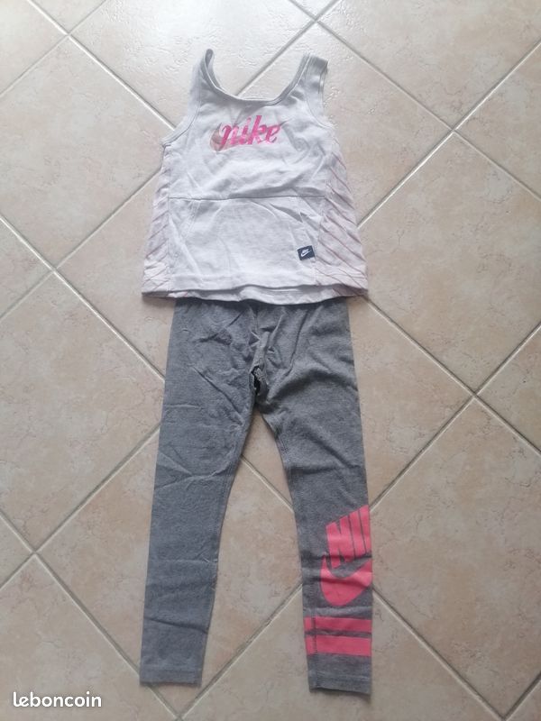 Ensemble NIKE débardeur legging taille 1m22 8-10ans (image 1)