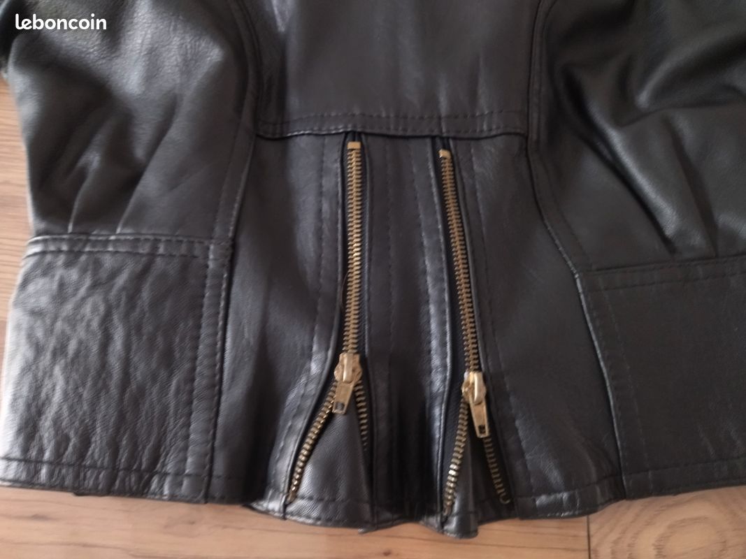 Blouson Perfecto Vintage Marque C17 Années 80 – Cuir Noir – Taille 2XL – Très Bon état