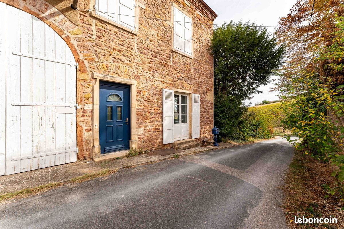 Maison 7 pièces 223 m² · à Salles-Arbuissonnas-en-Beaujolais · 223 m² · 535 000 €