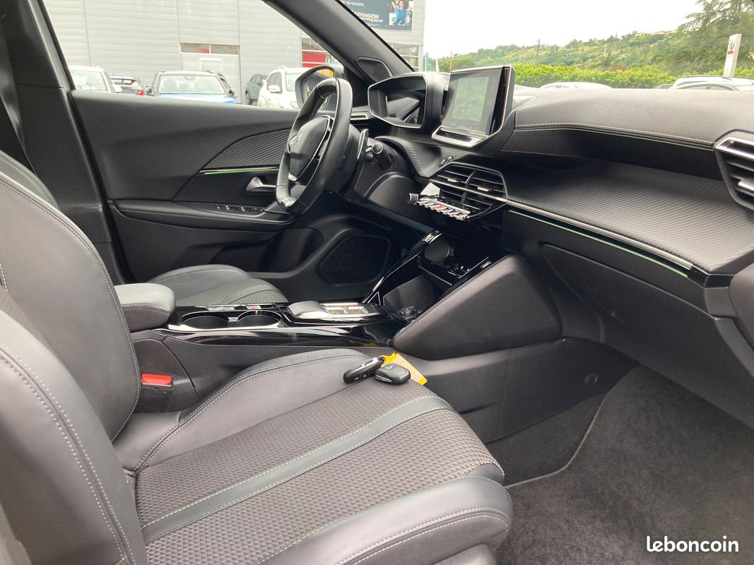 Peugeot 2008 Blue HDi 130 CH GT EAT8 07/2022 1 ERE MAIN GARANTIE 6 MOIS (image 2)