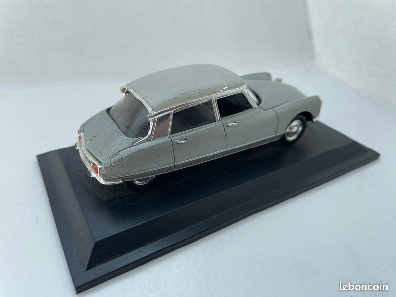 Citroen DS 1/43 Norev 21 Pallas Black 1972 Avec Bateau Sur Rack De Toit