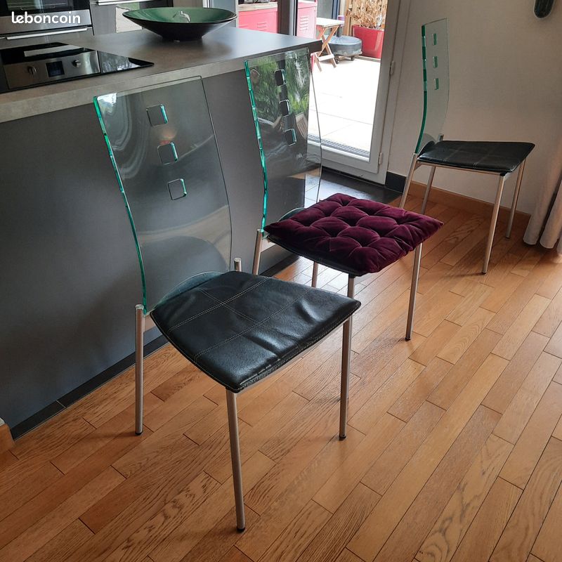 Table en verre avec rallonge marque la maison comtemporaine avec 4 chaises (image 4)