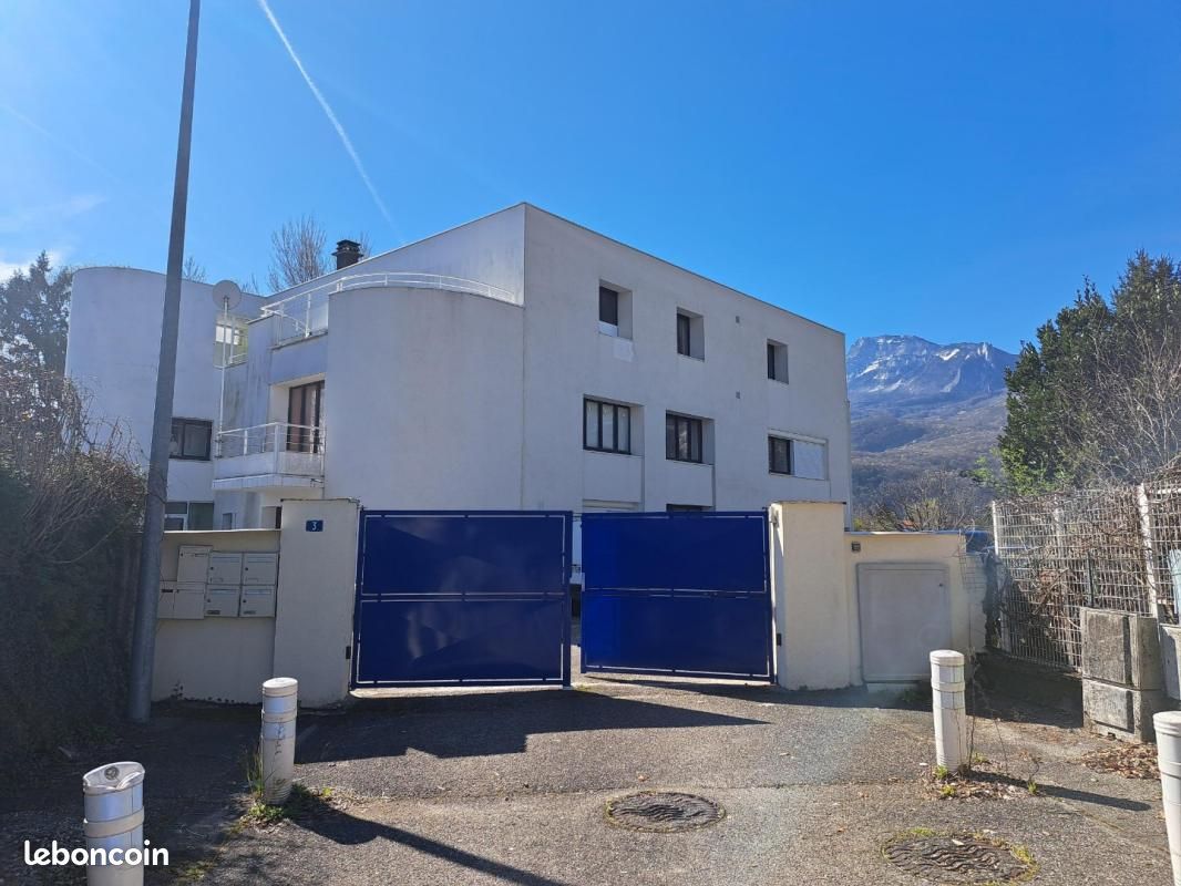 Appartement 1 pièce 33 m² · à Sassenage · 33 m² · 510 €