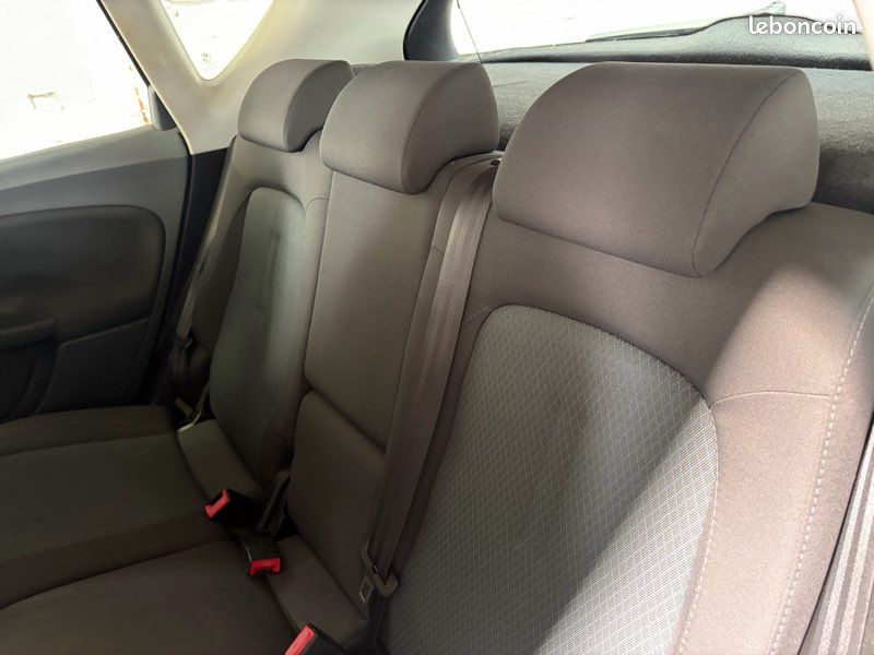Seat Toledo 1,9 TDi 105 Chvx « Climatisation,Jantes,Régulateur » (image 4)