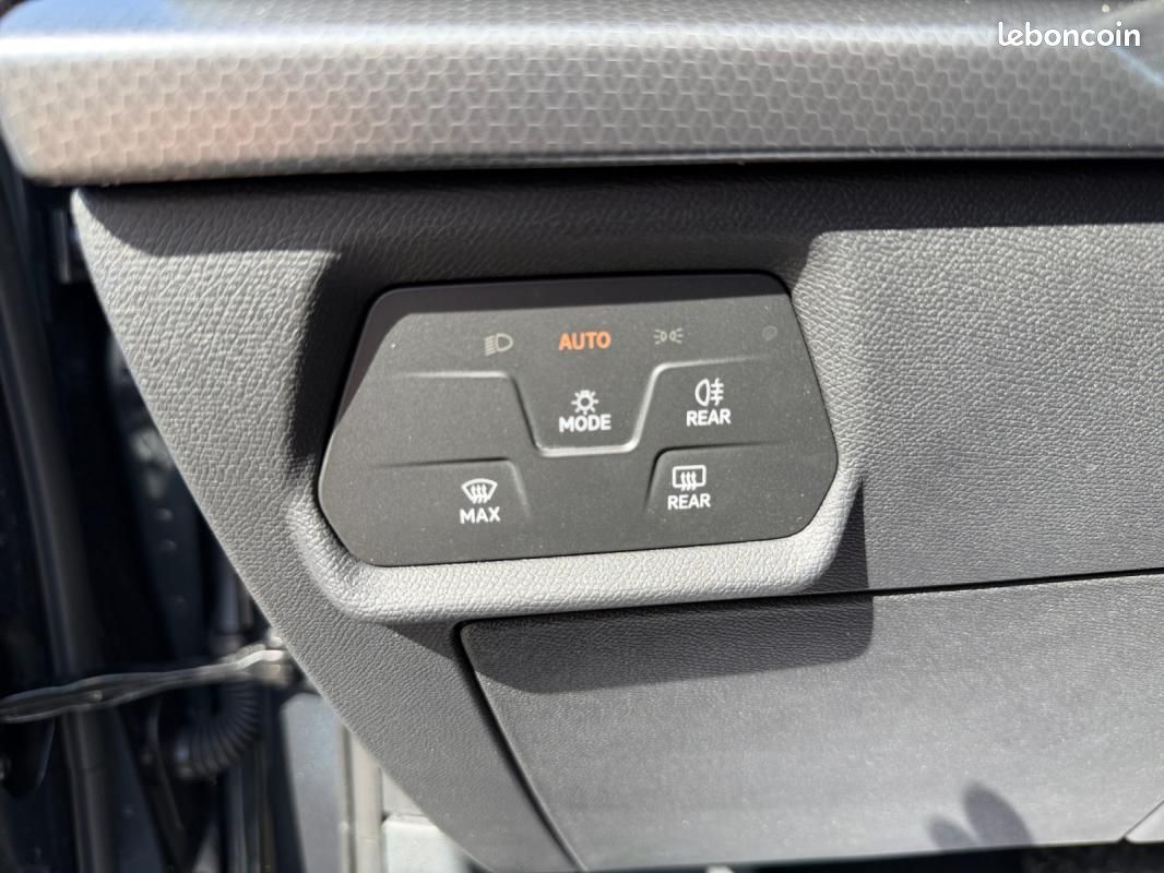 Seat Leon IV 1.5 ETSI HYBRID 115 BUSINESS DSG7 (image 30)