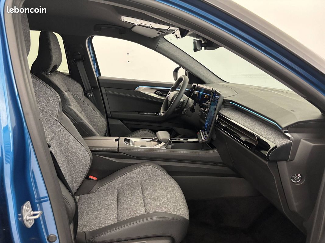 RENAULT Austral full hybrid E-Tech 200 ch Techno (image 14)