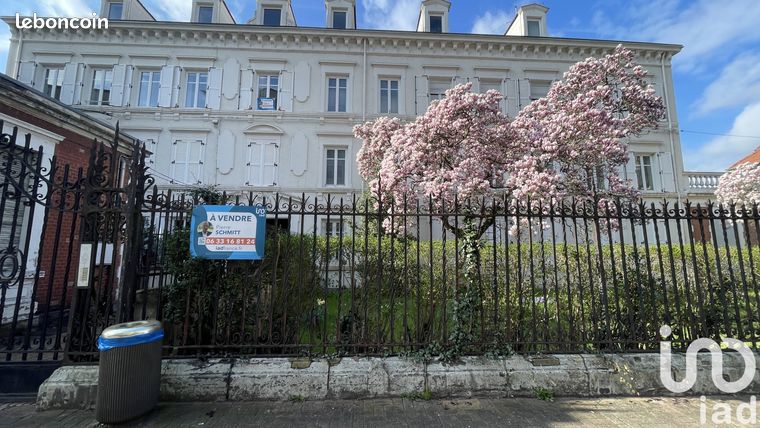https://img.leboncoin.fr/api/v1/lbcpb1/images/40/d7/ee/40d7ee9c58505a7d3ecb244c973923d7733e3535.jpg?rule=ad-image