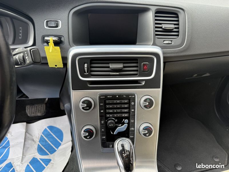 Volvo S60 D3 150CH KINETIC BUSINESS GEARTRONIC (image 21)