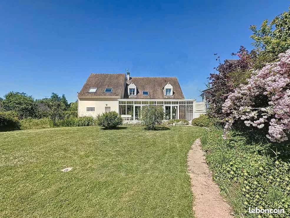 Maison 7 pièces 250 m² · à Senots · 250 m² · 550 000 €