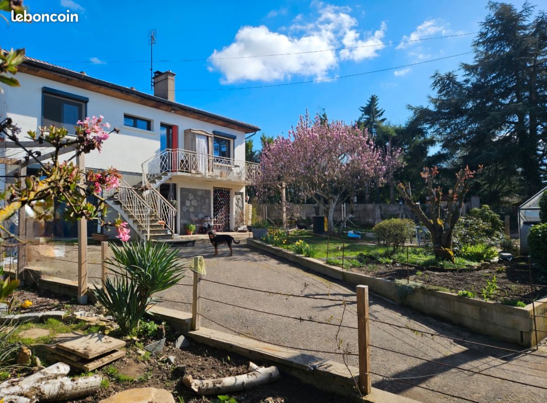 Maison 7 pièces 145 m² · à Chazelles-sur-Lyon · 145 m² · 312 000 €