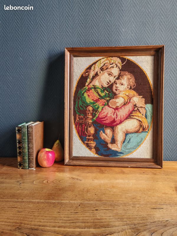 Encadrement Canevas Vintage Vierge à l'Enfant – Broderie Ancienne Fait Main – Cadre en Bois Classique – Tapisserie Religieuse (image 10)