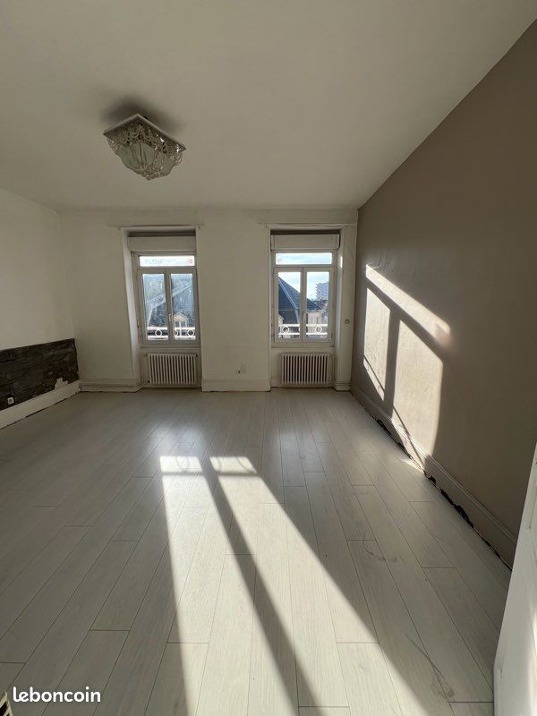 Appartement 5 pièces 120 m² · à Montluçon · 120 m² · 700 €/mois