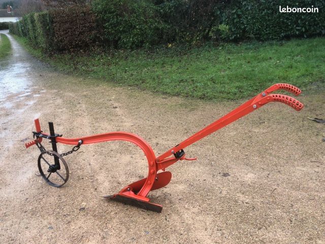 Ancienne Raboteuse En Cuir Et Métal – Équipement De Mulet Ou Cheval – Minage, Originale