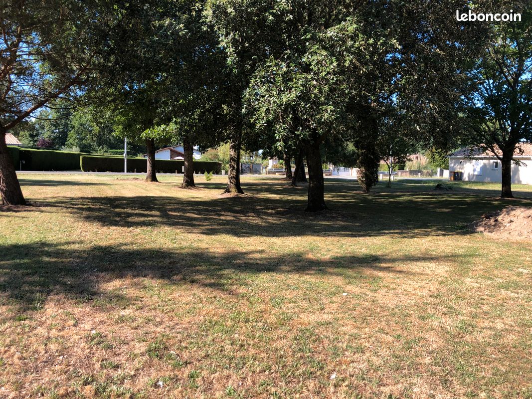 Vend terrain a batir · à Pugnac · 95 000 €