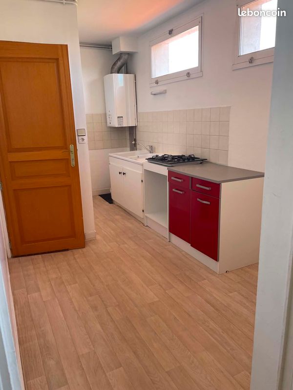 Appartement 3 pièces 53 m² · à Saintes · 53 m² · 580 €