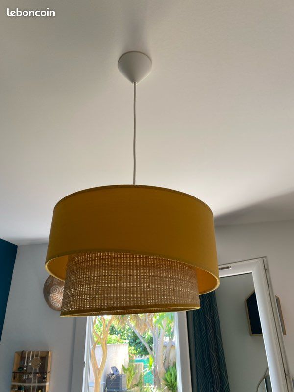 Lustre (image 1)