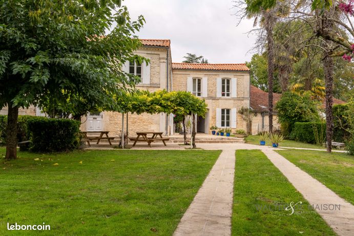 Propriété 8 pièces 251 m²