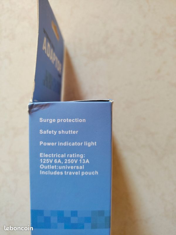 Adaptateur secteur universel/international (image 3)