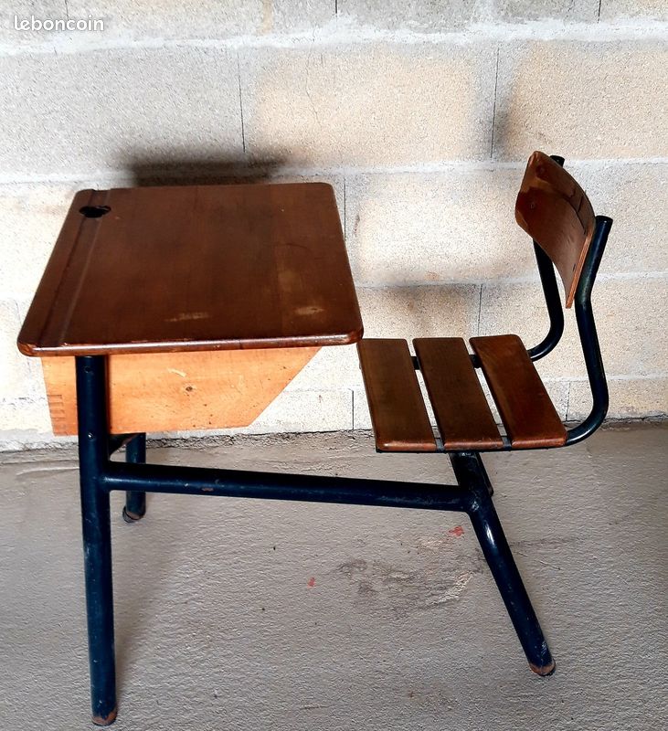 Table écolier ancienne (image 1)