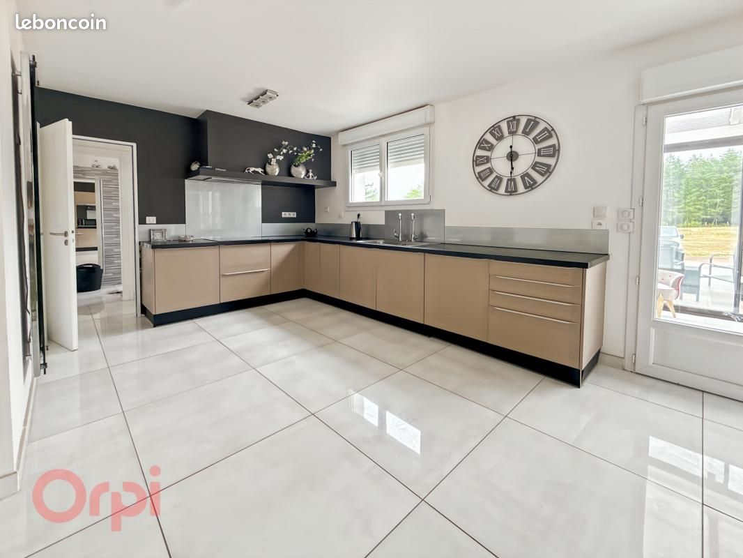 Maison 5 pièces 232 m² (image 9)