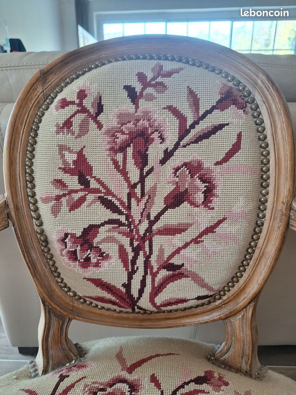 Paire de fauteuils Louis XVI (image 2)