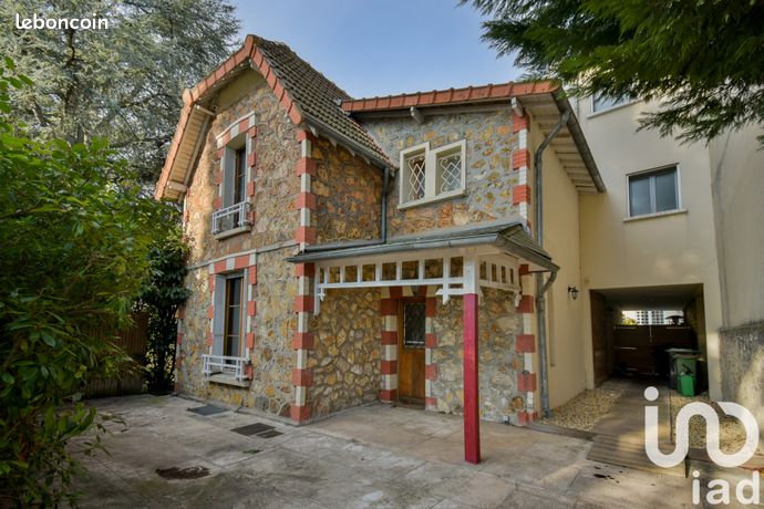 Maison 8 pièces 196 m²